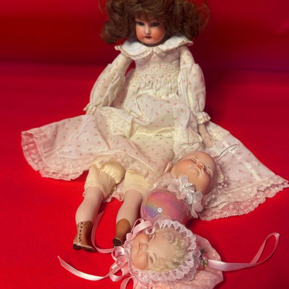 Vintage Porcelain Doll Trio Gift  – 1970s–1990s Collector’s Set – Halloween - Picture 1 of 12